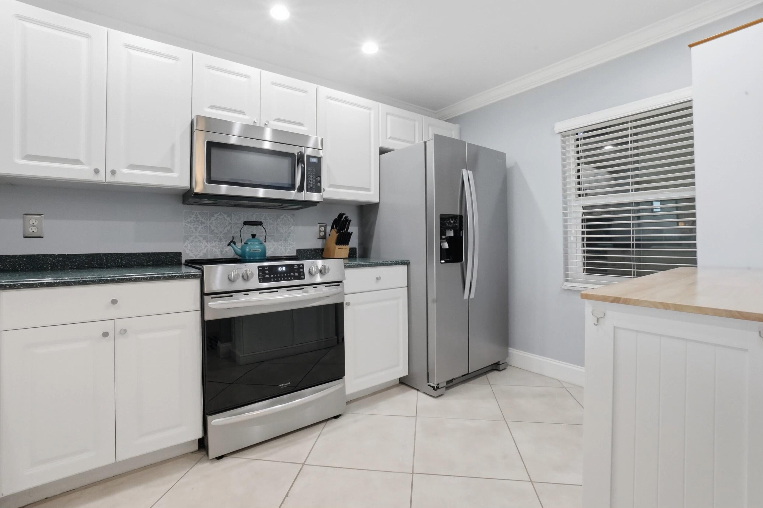 OCEAN HARBOUR SOUTH CONDOMINIUM - Residential