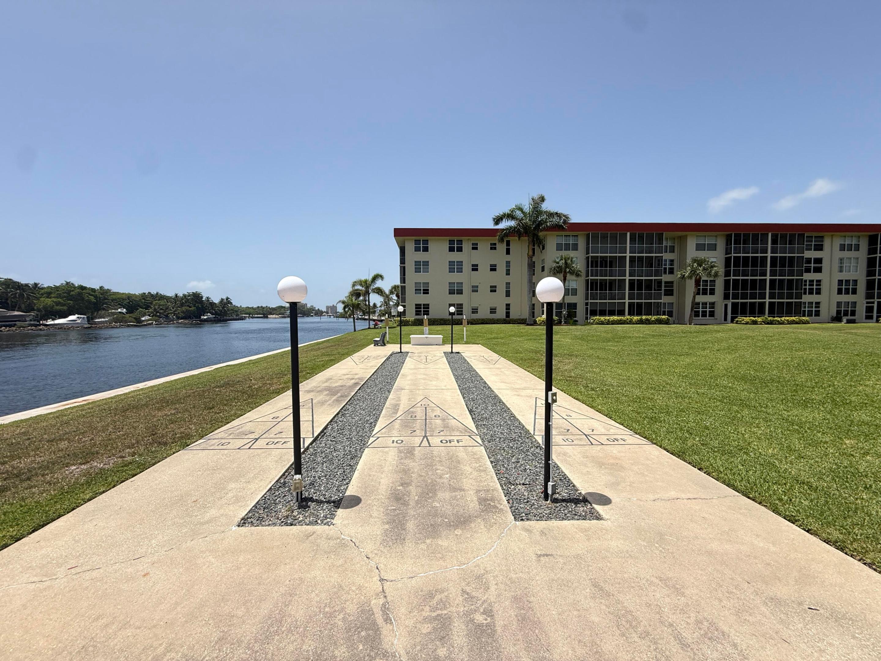 NO 4 PALM-AIRE AT CORAL KEY - Residential