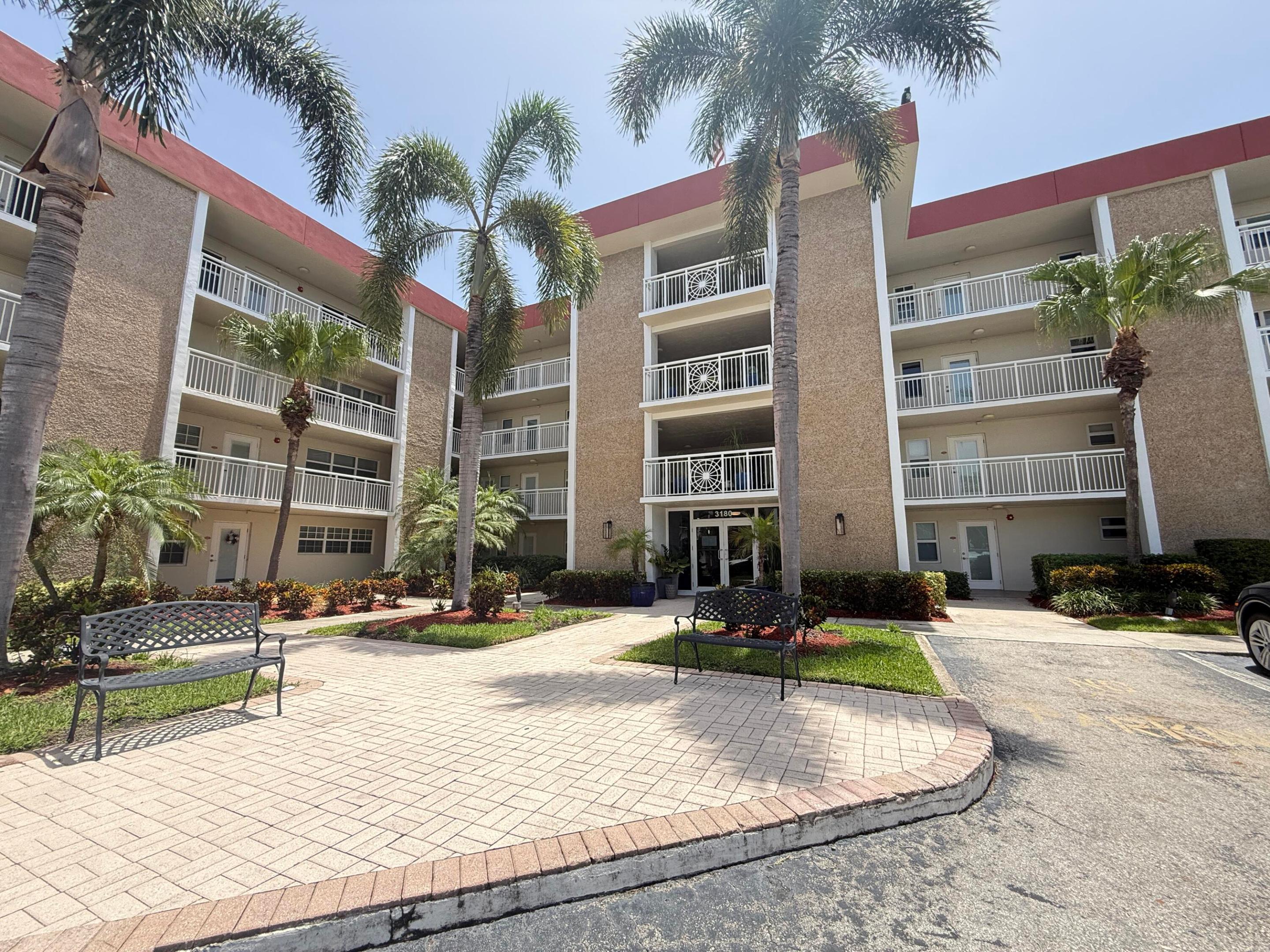 NO 4 PALM-AIRE AT CORAL KEY - Residential