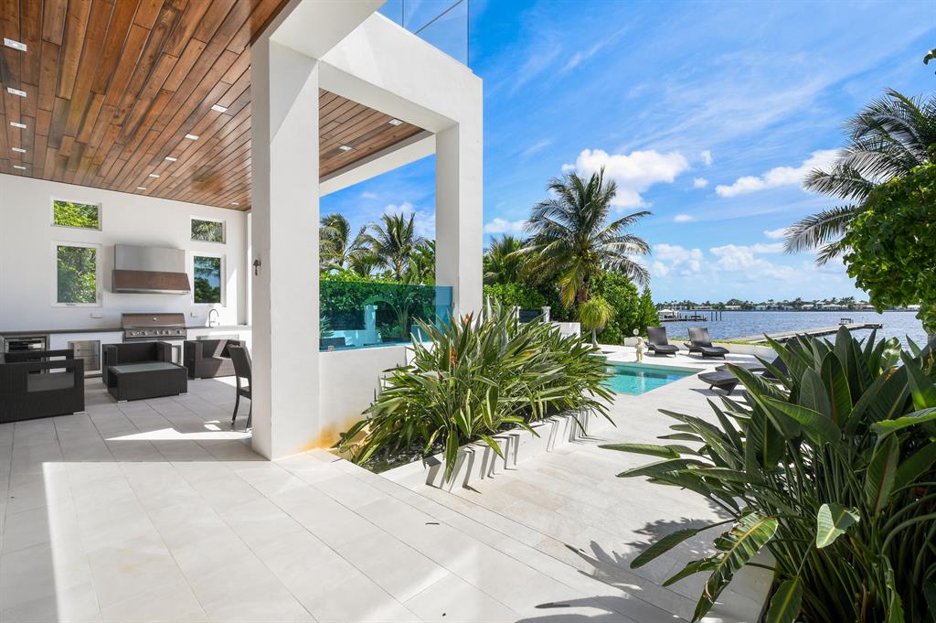 NORTH LAKE WORTH - Residential
