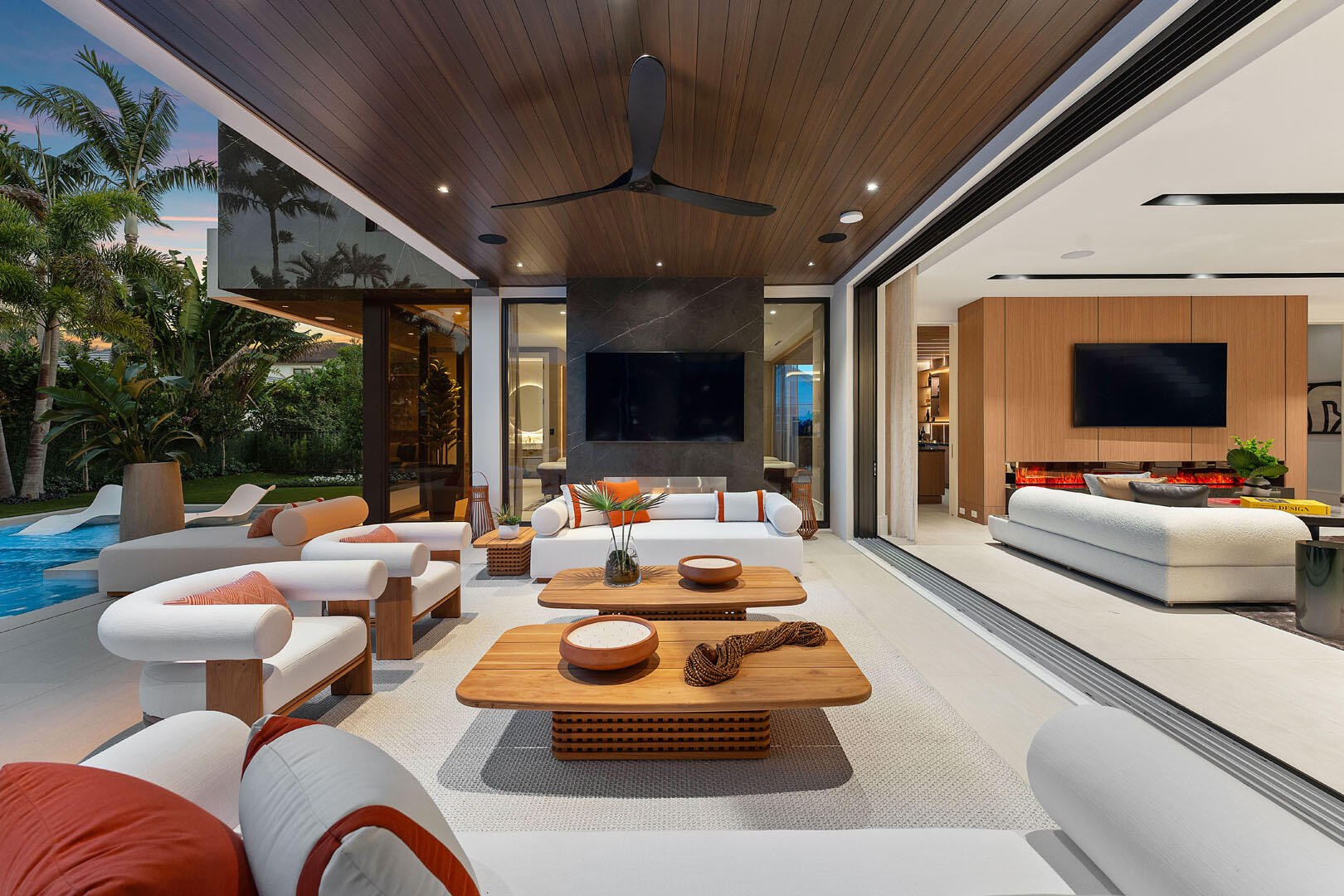 ROYAL PALM YACHT & COUNTRY CLUB - Residential