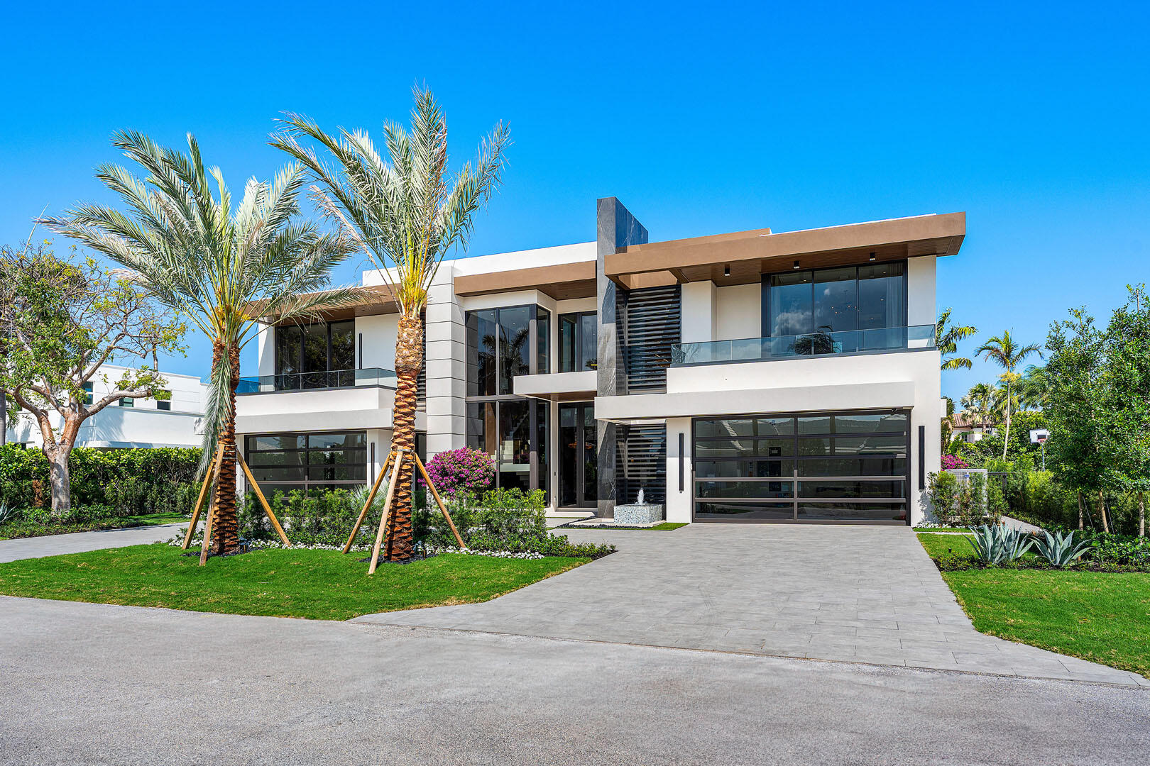 ROYAL PALM YACHT & COUNTRY CLUB - Residential