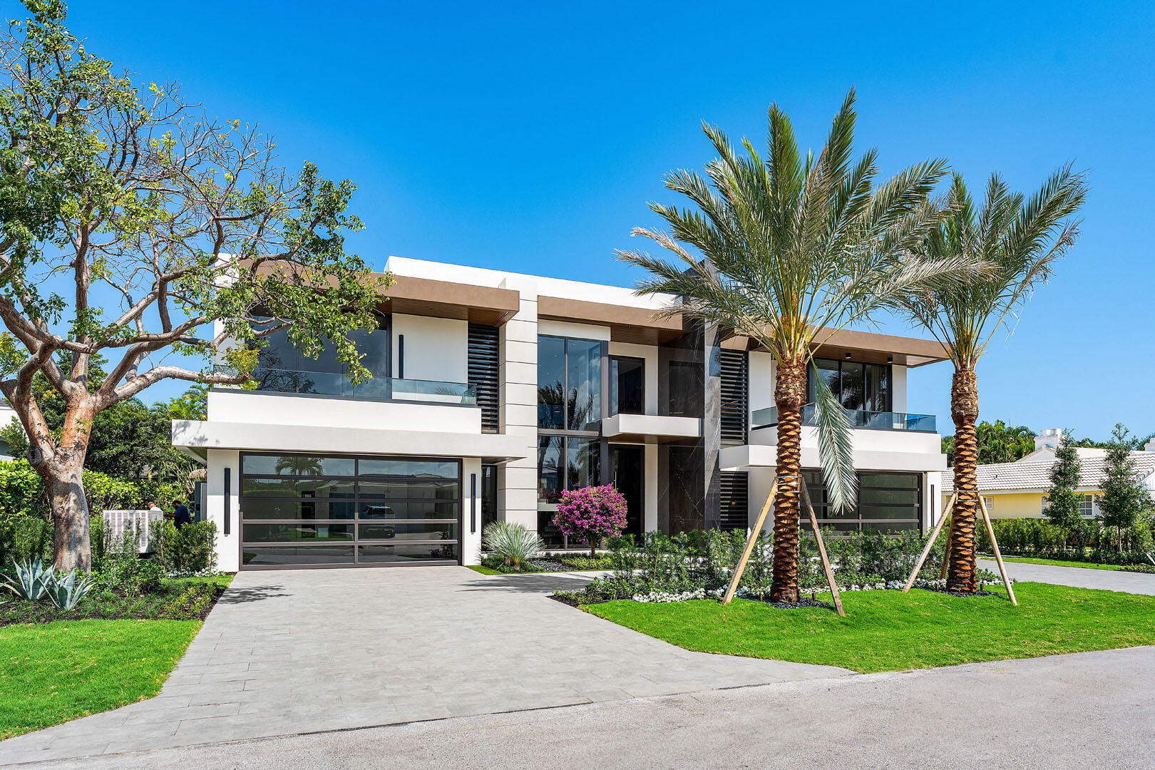 ROYAL PALM YACHT & COUNTRY CLUB - Residential