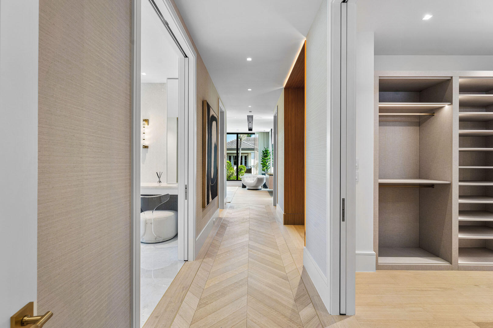 ROYAL PALM YACHT & COUNTRY CLUB - Residential