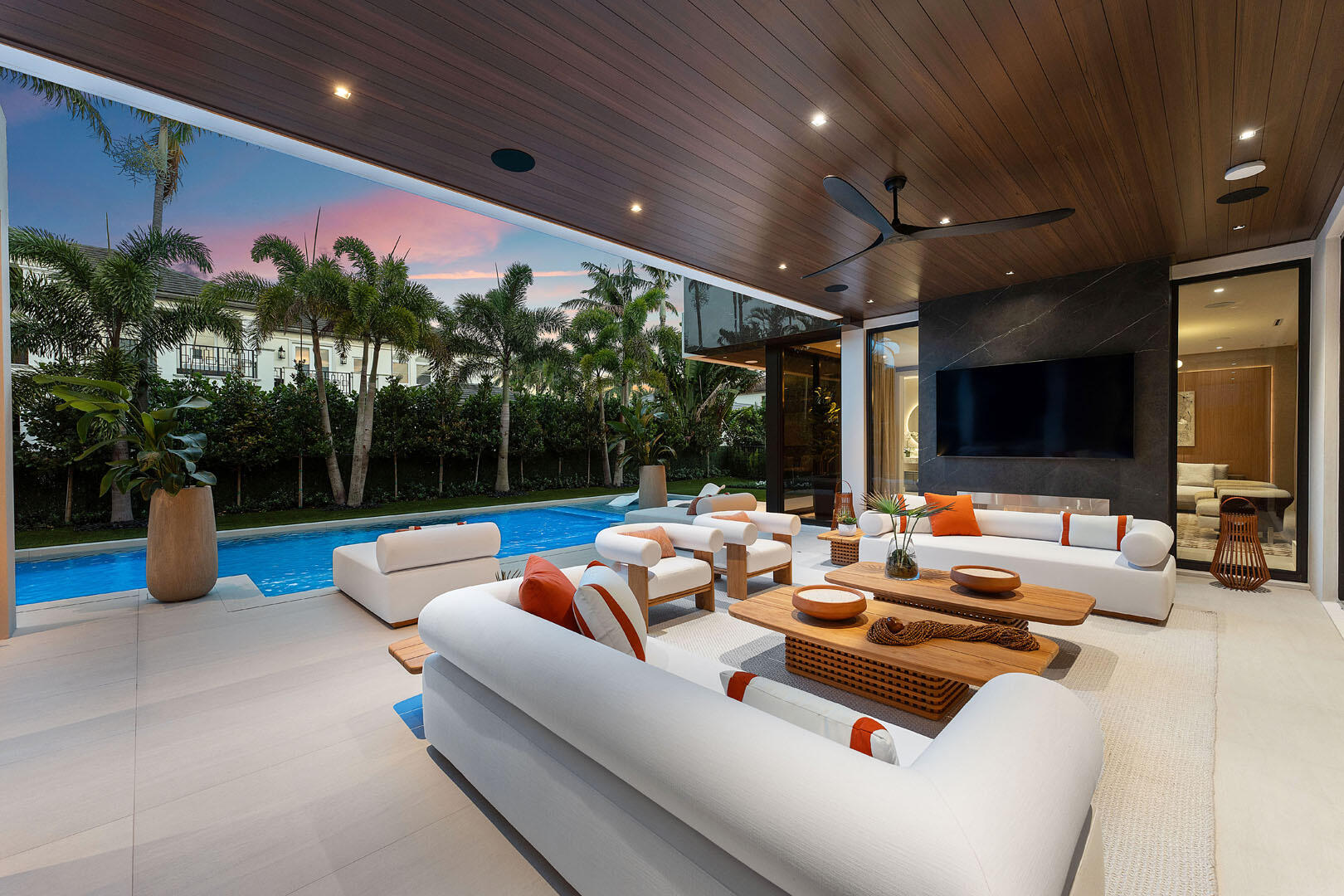 ROYAL PALM YACHT & COUNTRY CLUB - Residential