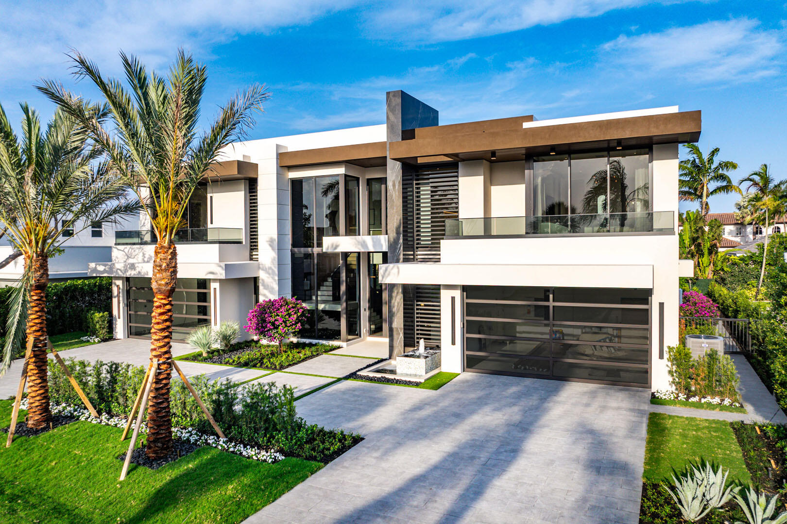ROYAL PALM YACHT & COUNTRY CLUB - Residential