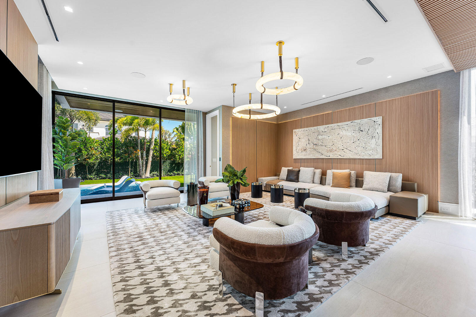 ROYAL PALM YACHT & COUNTRY CLUB - Residential