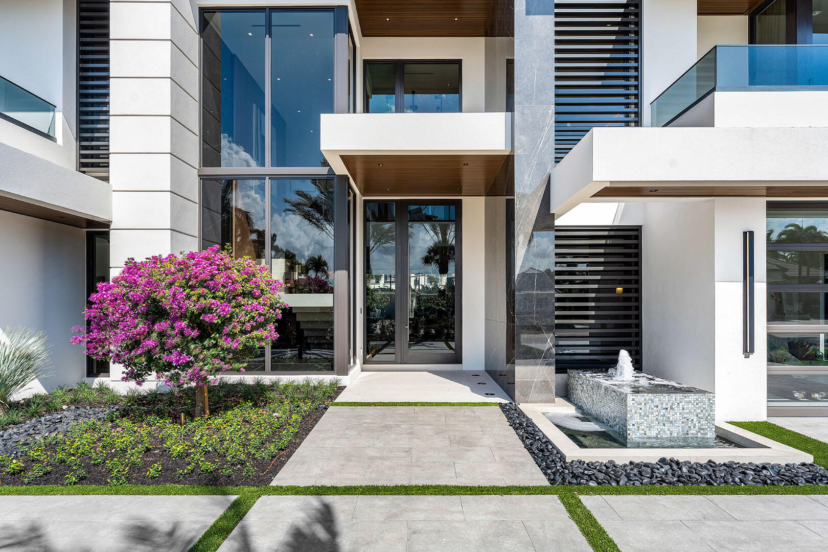 ROYAL PALM YACHT & COUNTRY CLUB - Residential