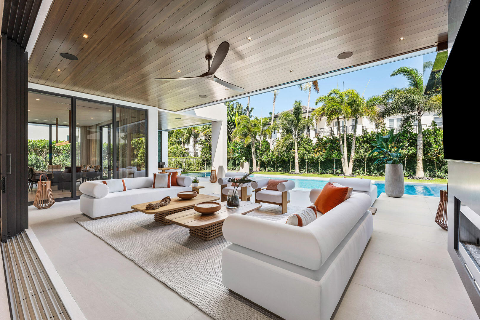ROYAL PALM YACHT & COUNTRY CLUB - Residential