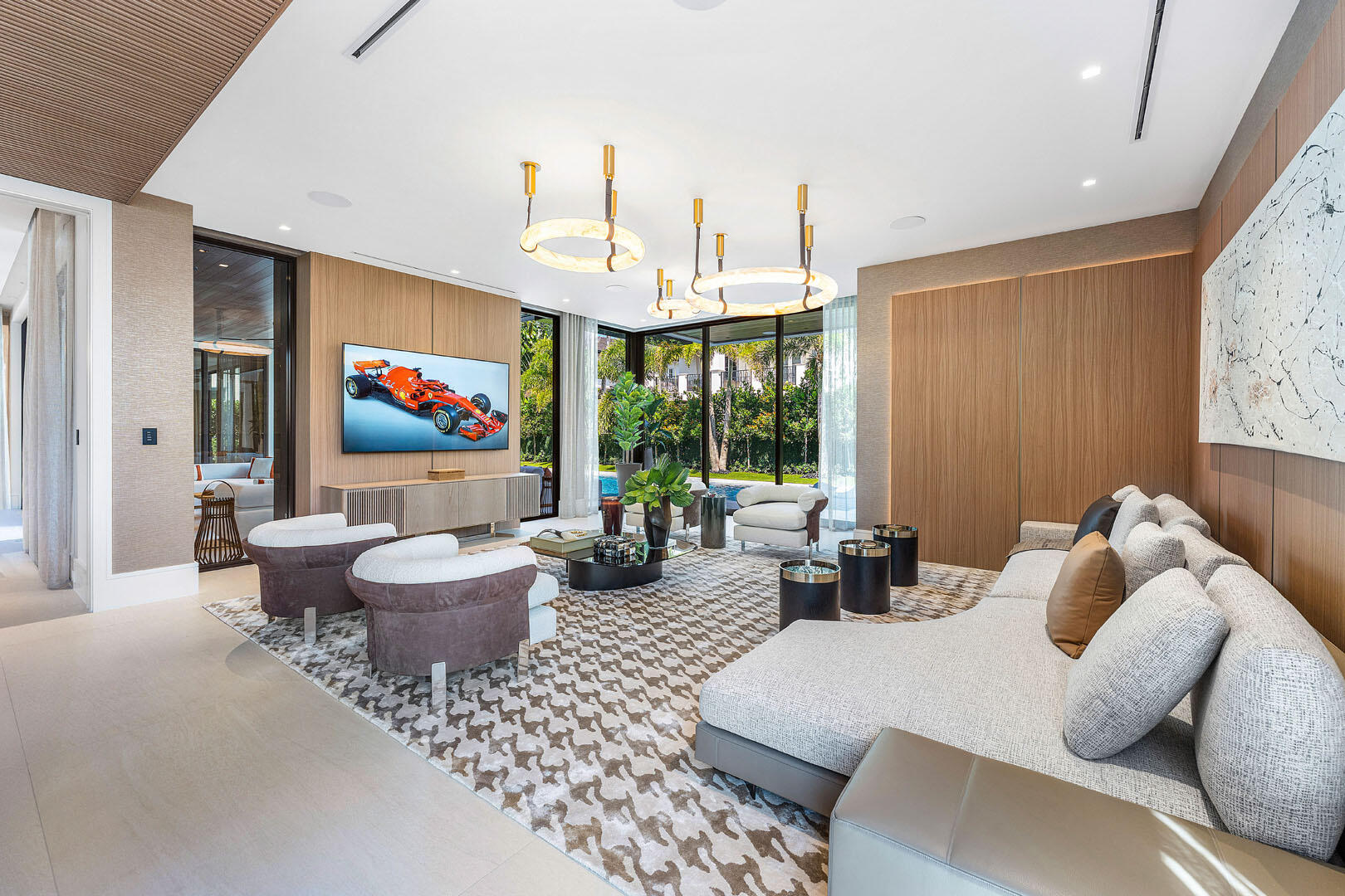 ROYAL PALM YACHT & COUNTRY CLUB - Residential