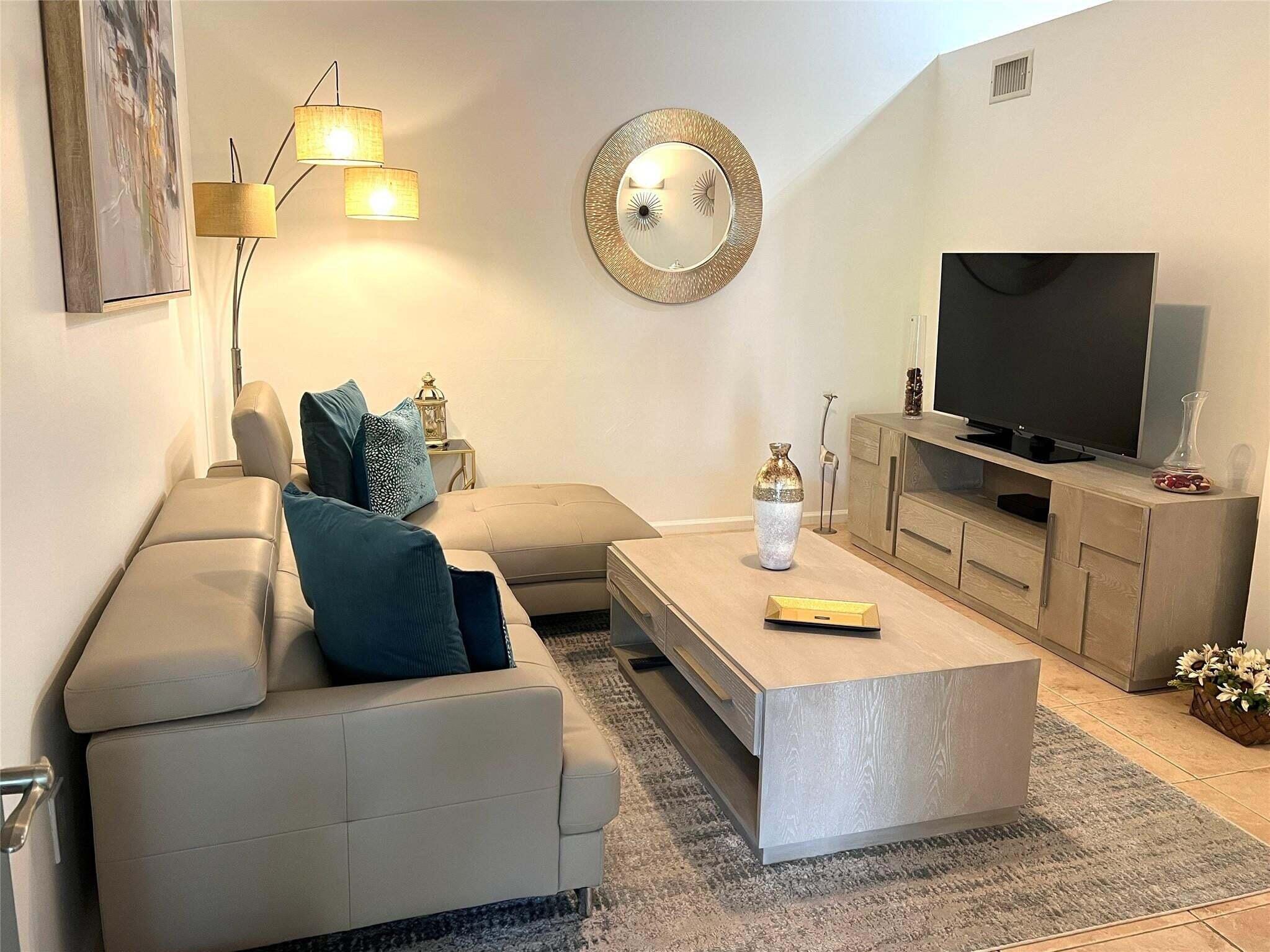 BAHIA AT DELRAY CONDO - Residential Lease