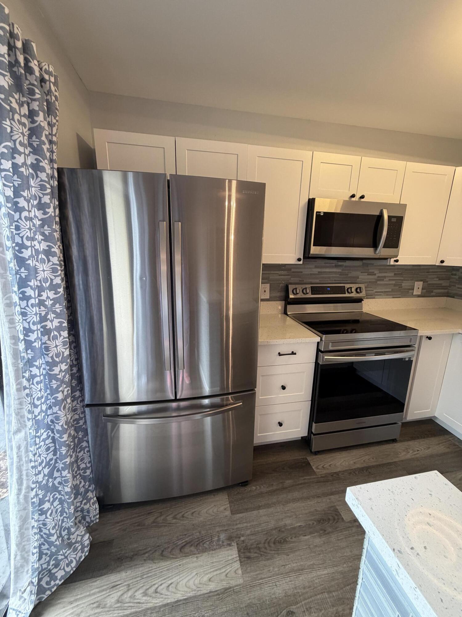 VILLAGE OF SANDALWOOD LAKES 1 - Residential