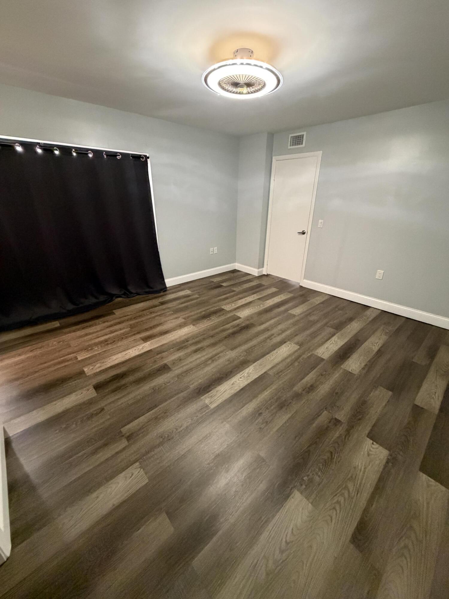 VILLAGE OF SANDALWOOD LAKES 1 - Residential