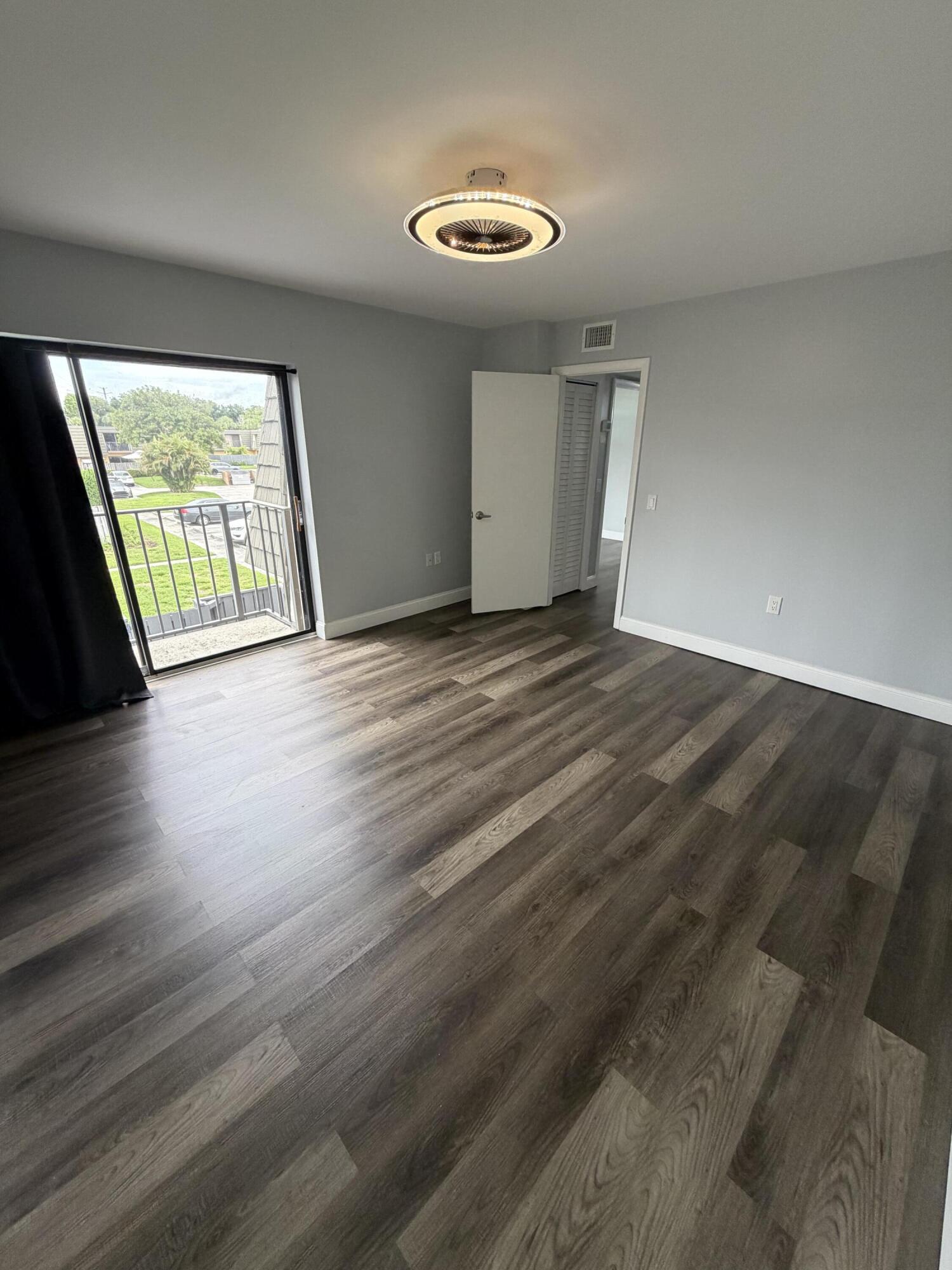 VILLAGE OF SANDALWOOD LAKES 1 - Residential