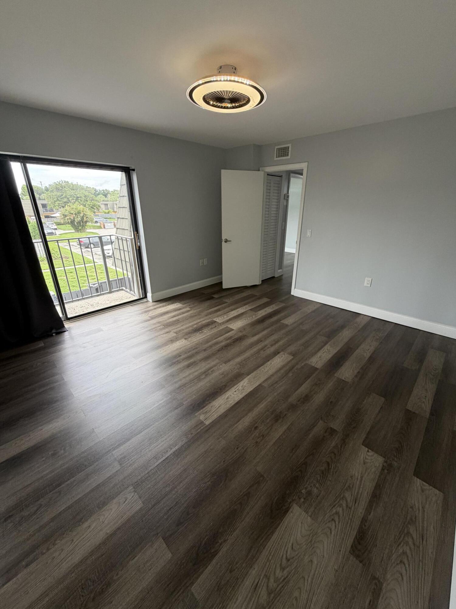 VILLAGE OF SANDALWOOD LAKES 1 - Residential
