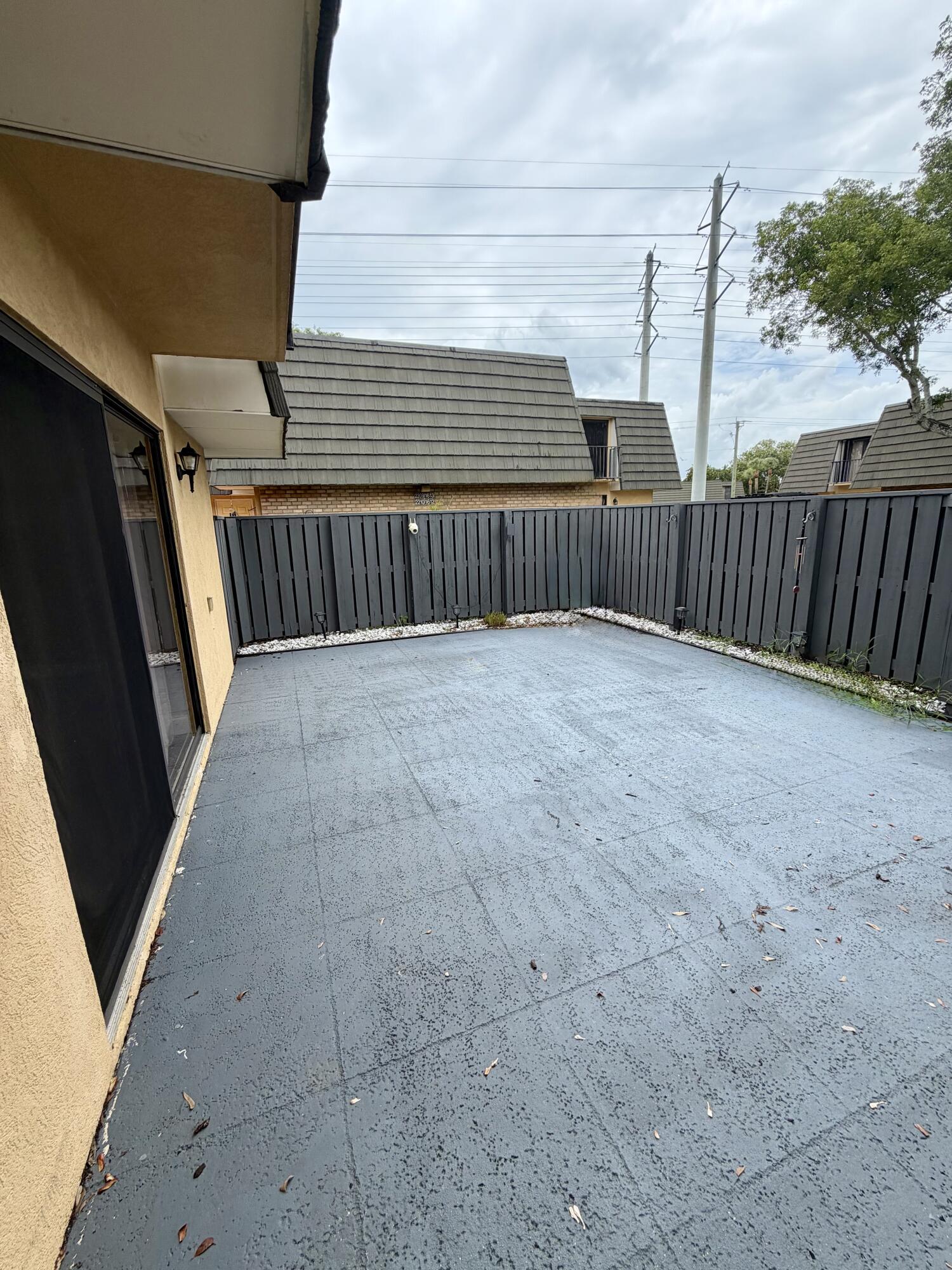VILLAGE OF SANDALWOOD LAKES 1 - Residential