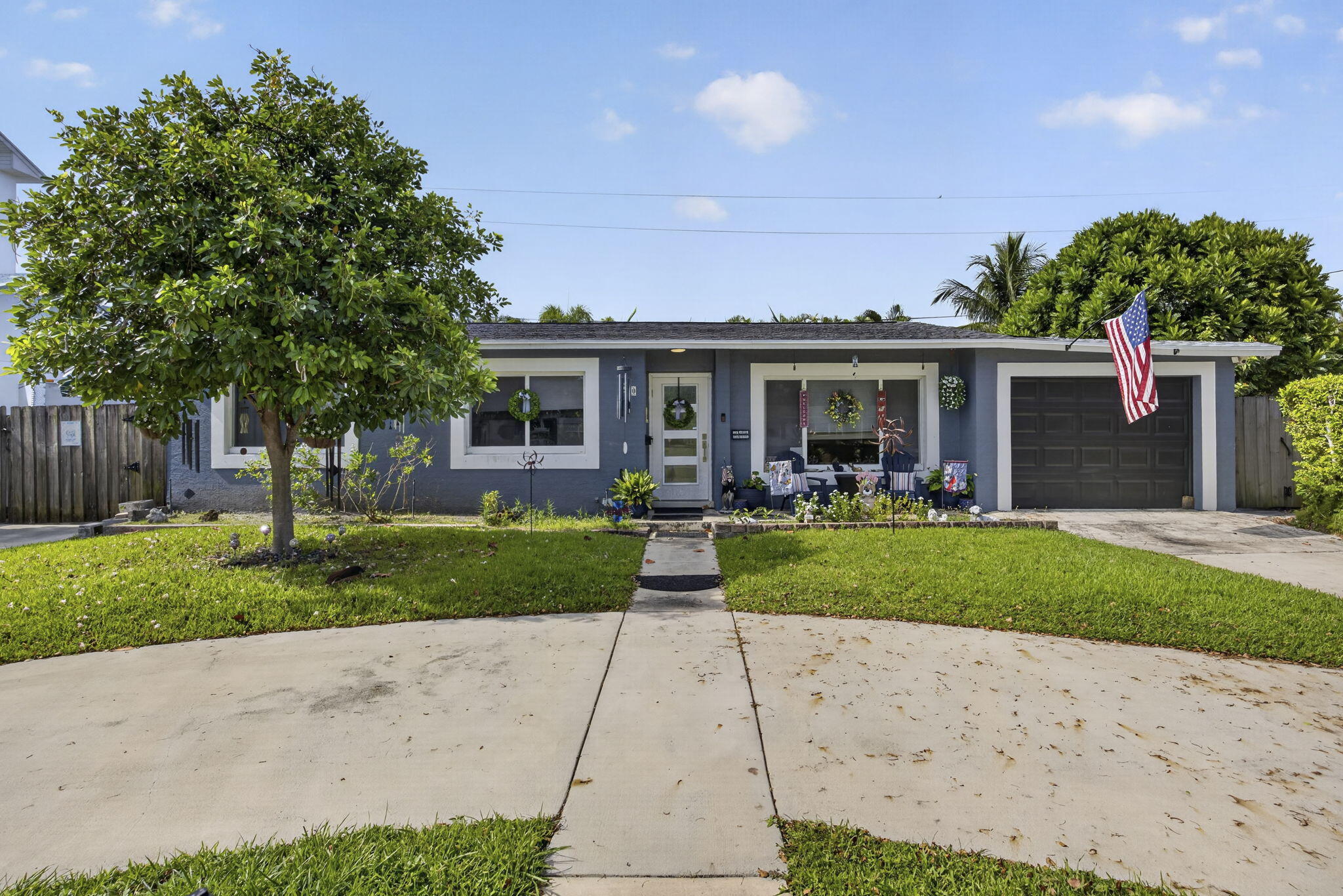 LEWIS SHORE ESTATES LA VISTA ADDN 1 - Residential