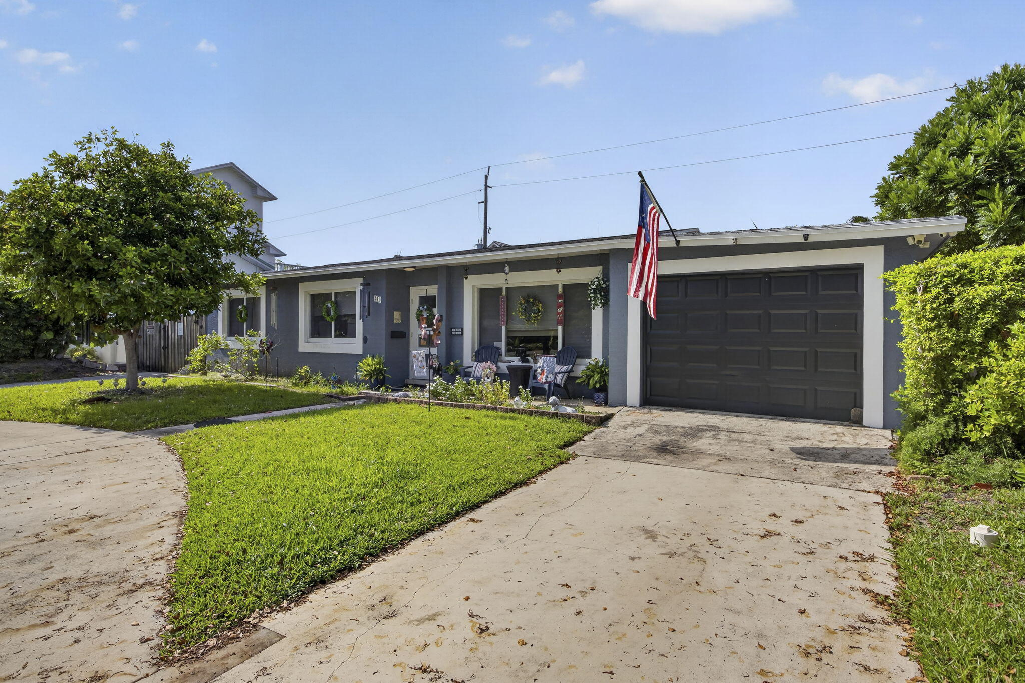 LEWIS SHORE ESTATES LA VISTA ADDN 1 - Residential