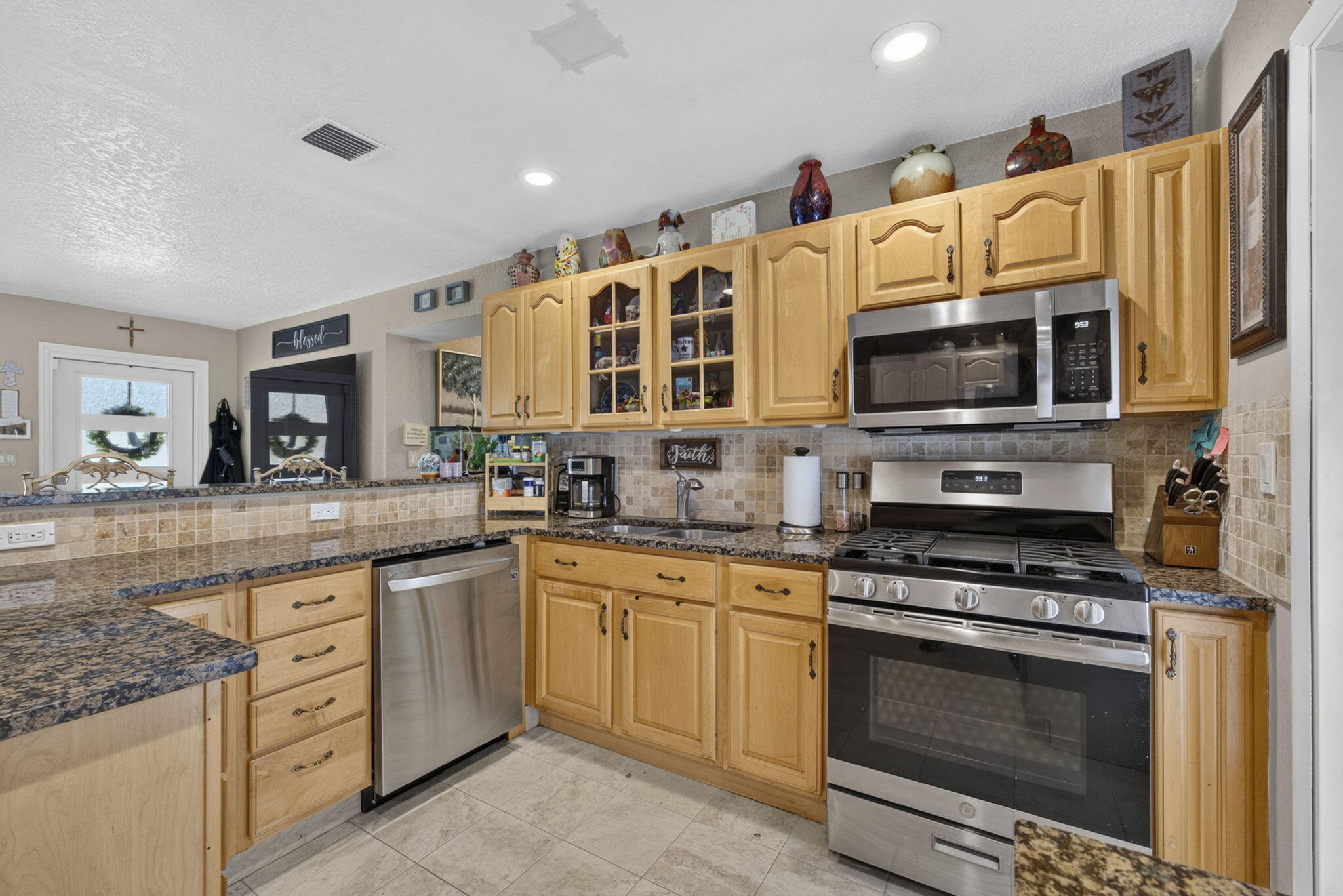 LEWIS SHORE ESTATES LA VISTA ADDN 1 - Residential