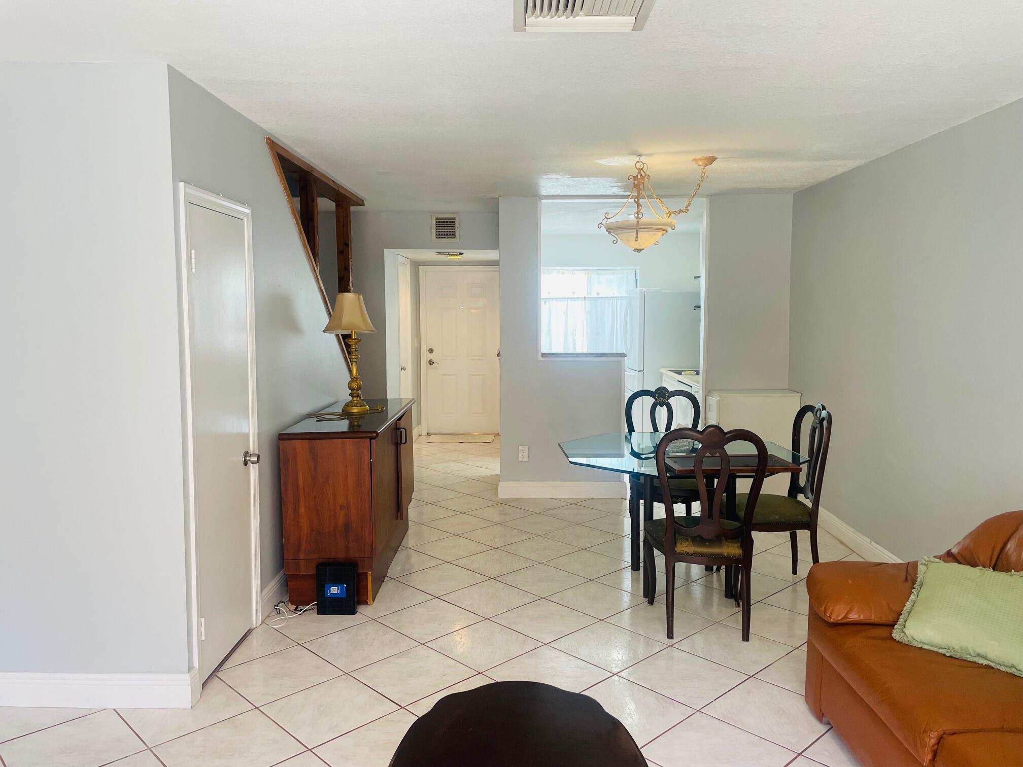 ROYAL VILLAGE TOWNHOUSES COND - Residential