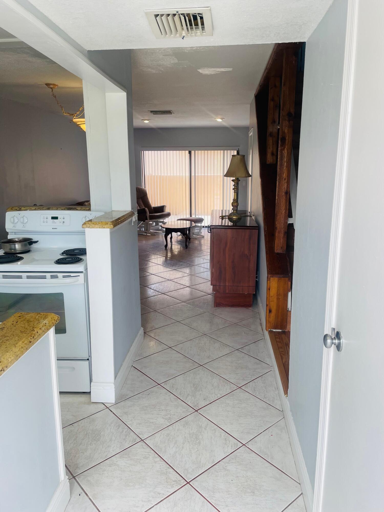 ROYAL VILLAGE TOWNHOUSES COND - Residential