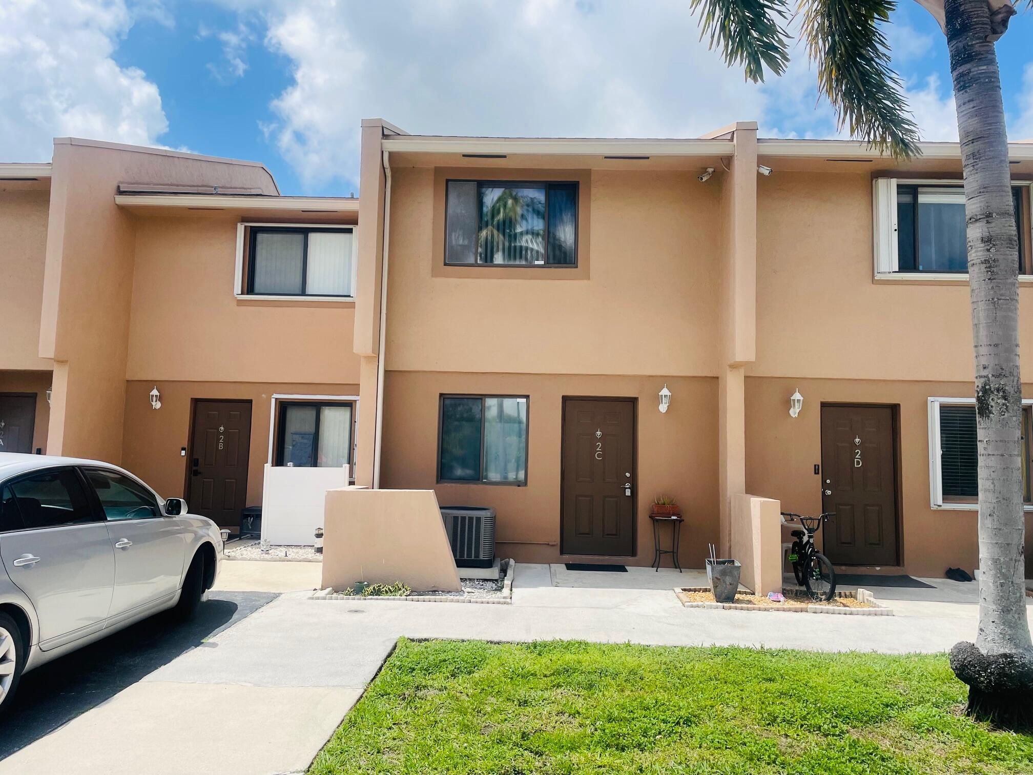 ROYAL VILLAGE TOWNHOUSES COND - Residential