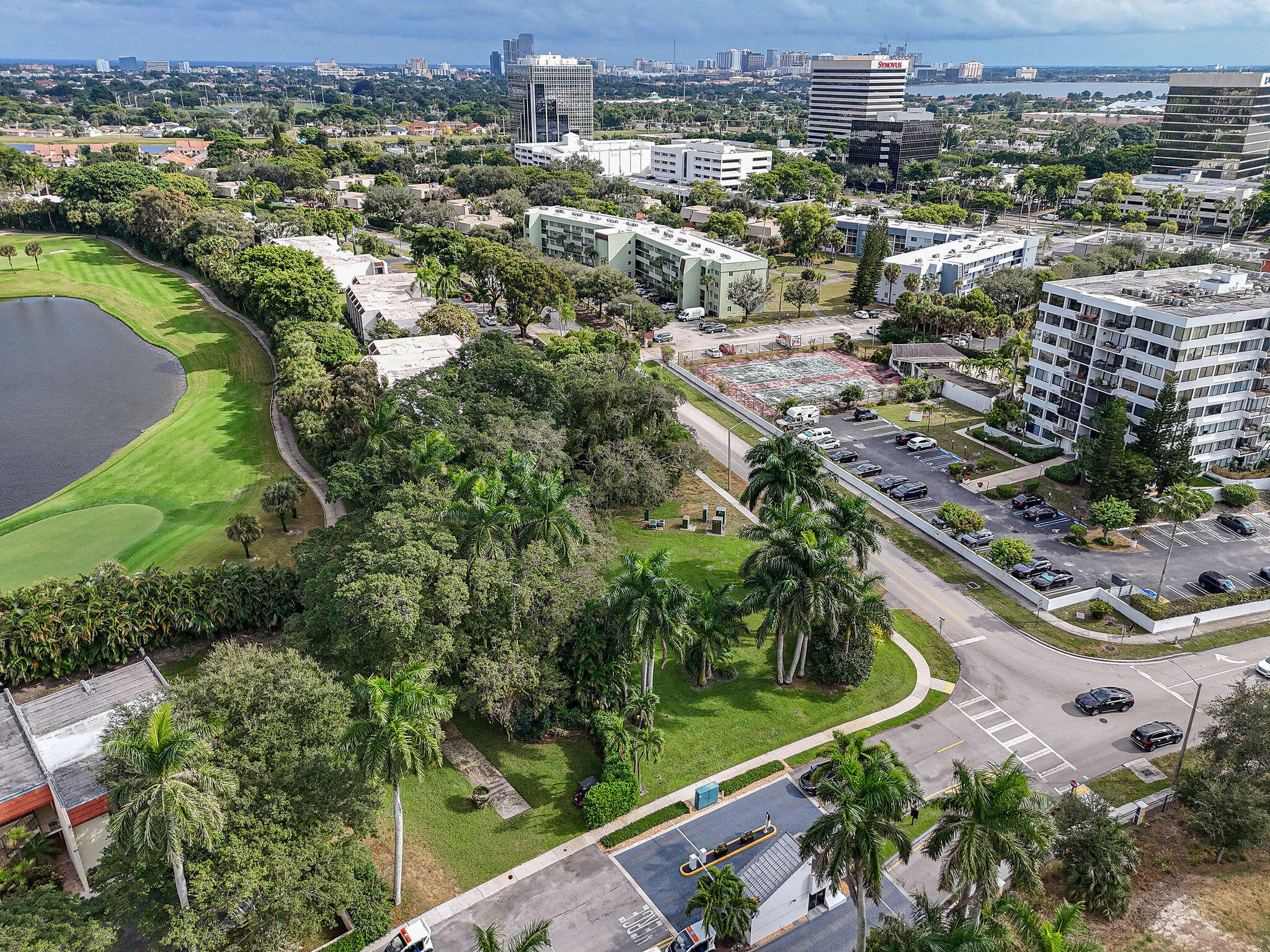 PRESIDENT COUNTRY CLUB 1 - Land
