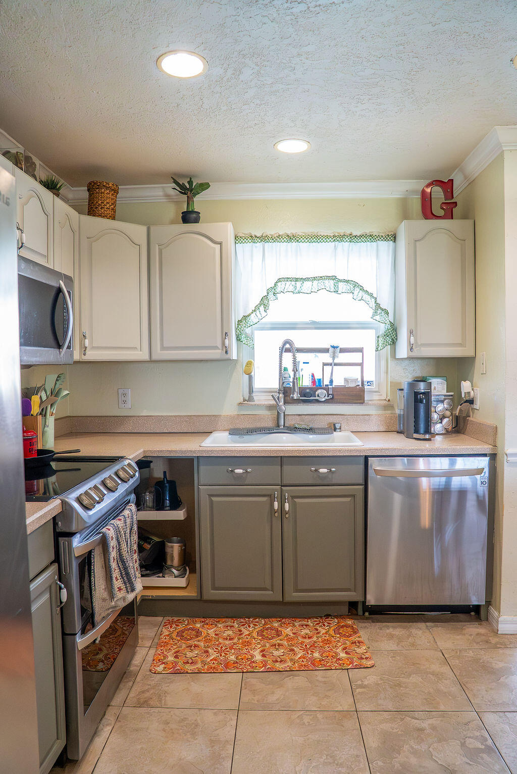 LEILANI HEIGHTS - Residential