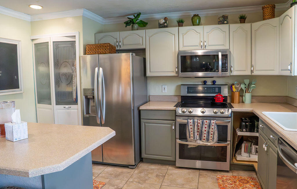 LEILANI HEIGHTS - Residential