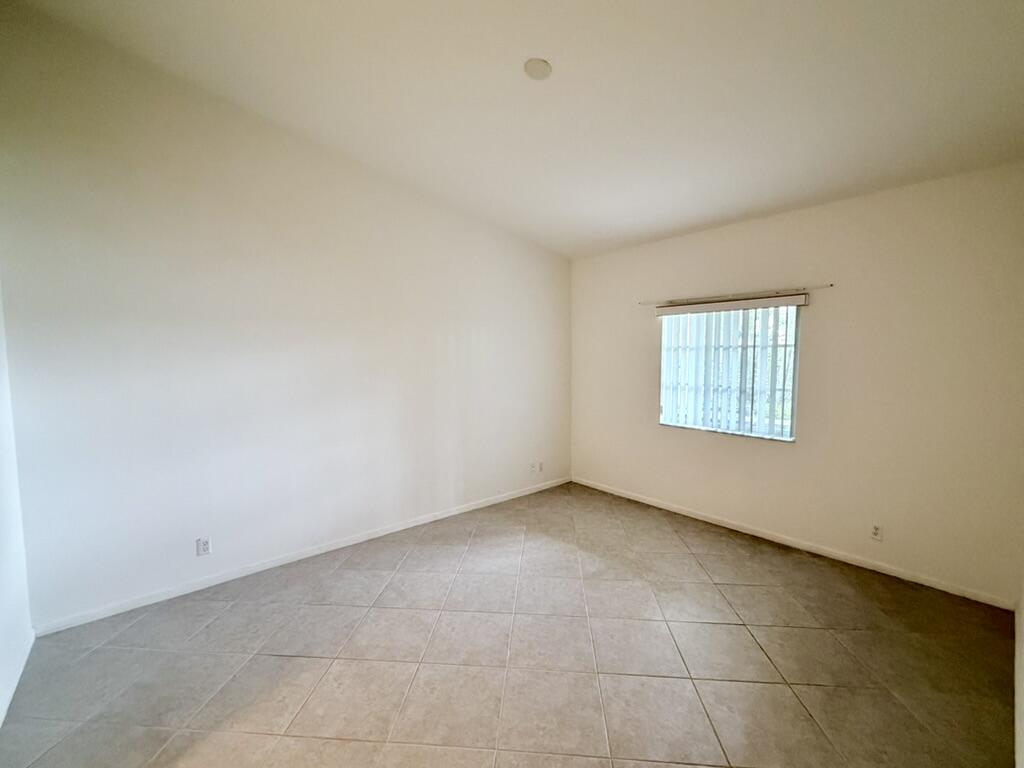 BAYWINDS POD H - Residential Lease