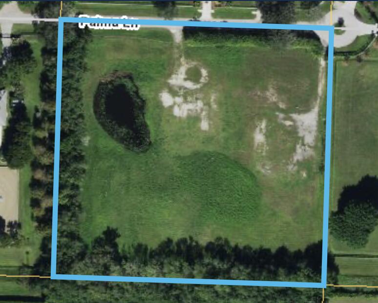Beautiful lot on the exclusive Palm Beach Point. You will have the opportunity to build your own dream equestrian property.