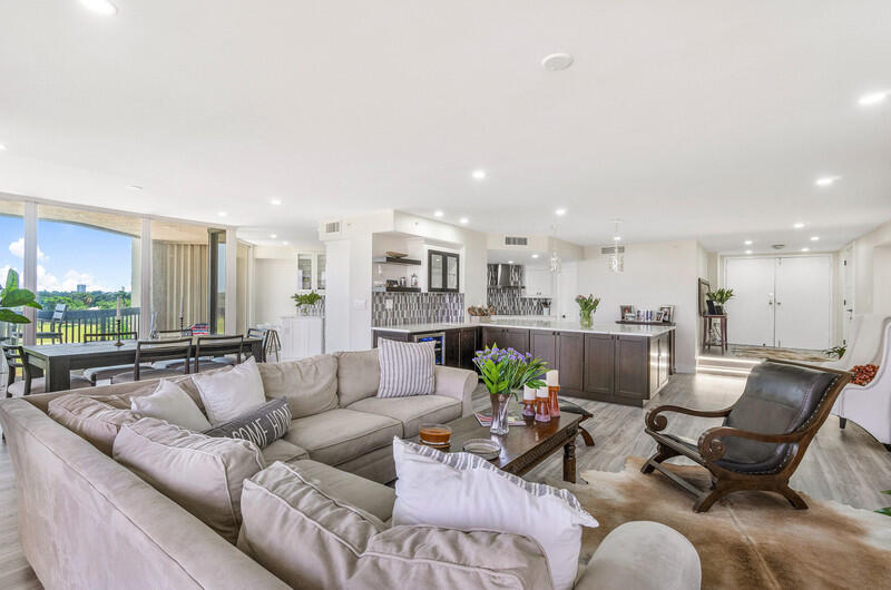 LANDS OF THE PRESIDENT/CONSULATE CONDO - Residential