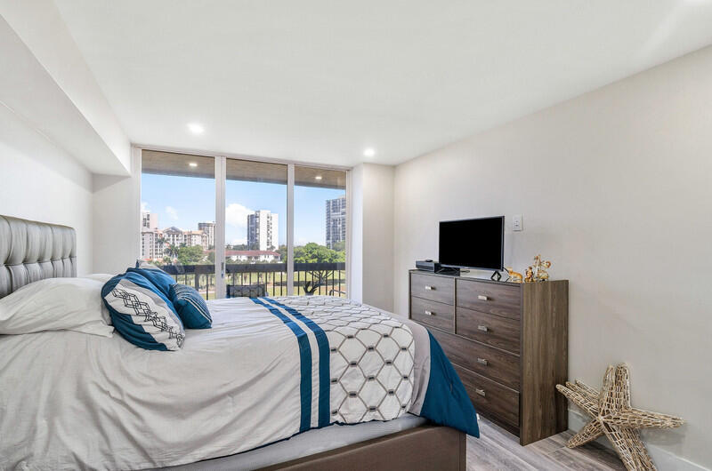 LANDS OF THE PRESIDENT/CONSULATE CONDO - Residential