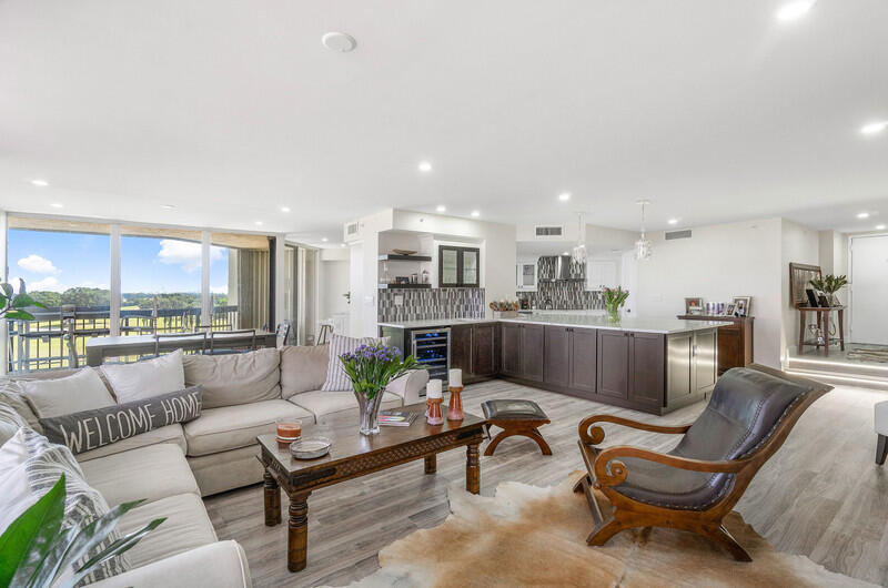 LANDS OF THE PRESIDENT/CONSULATE CONDO - Residential