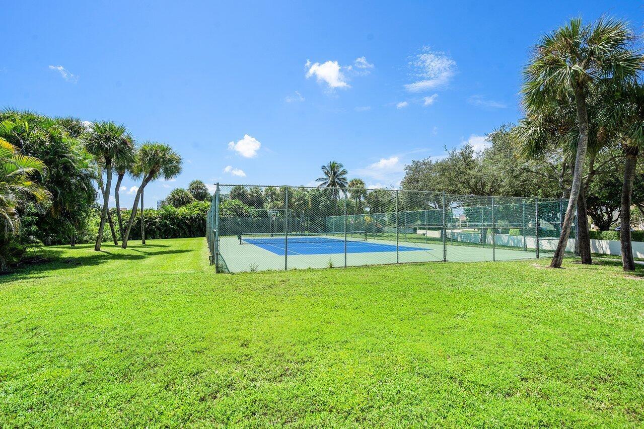 LANDS OF THE PRESIDENT/CONSULATE CONDO - Residential