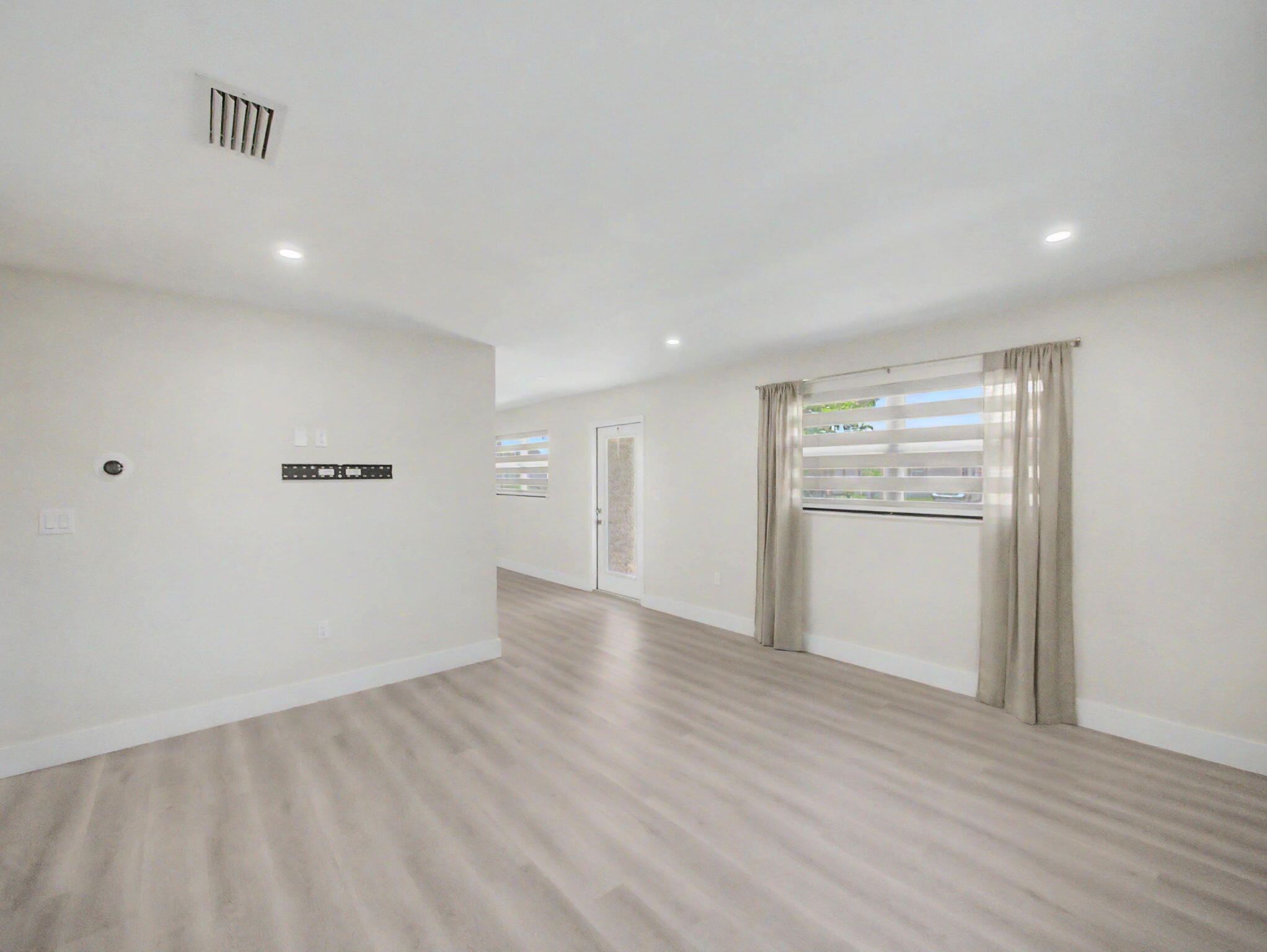 PALM BEACH SQUARE UNIT 1 - Residential