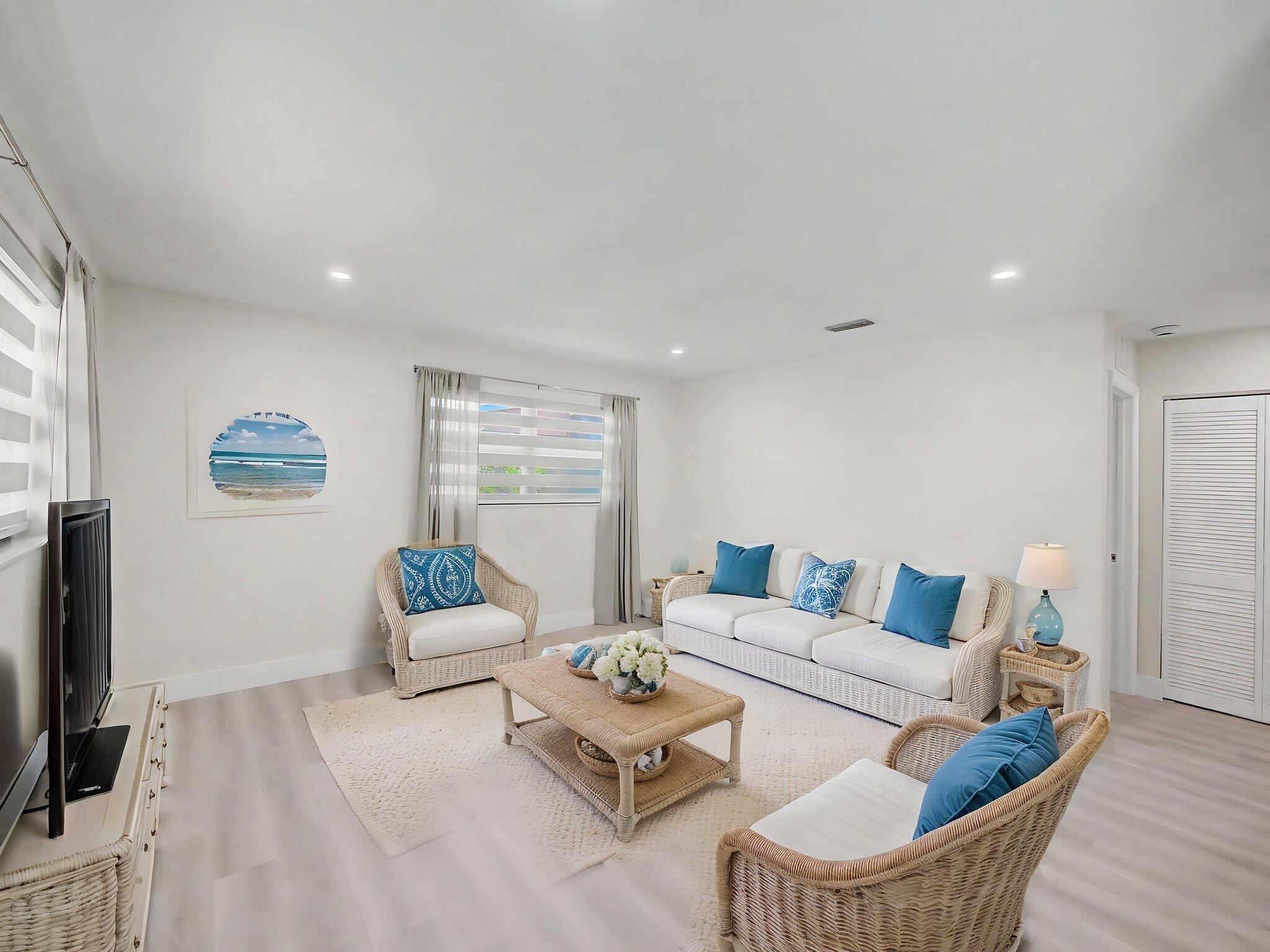 PALM BEACH SQUARE UNIT 1 - Residential
