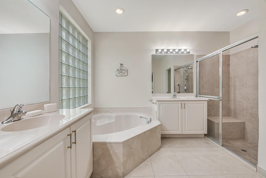 VALENCIA SHORES - Residential