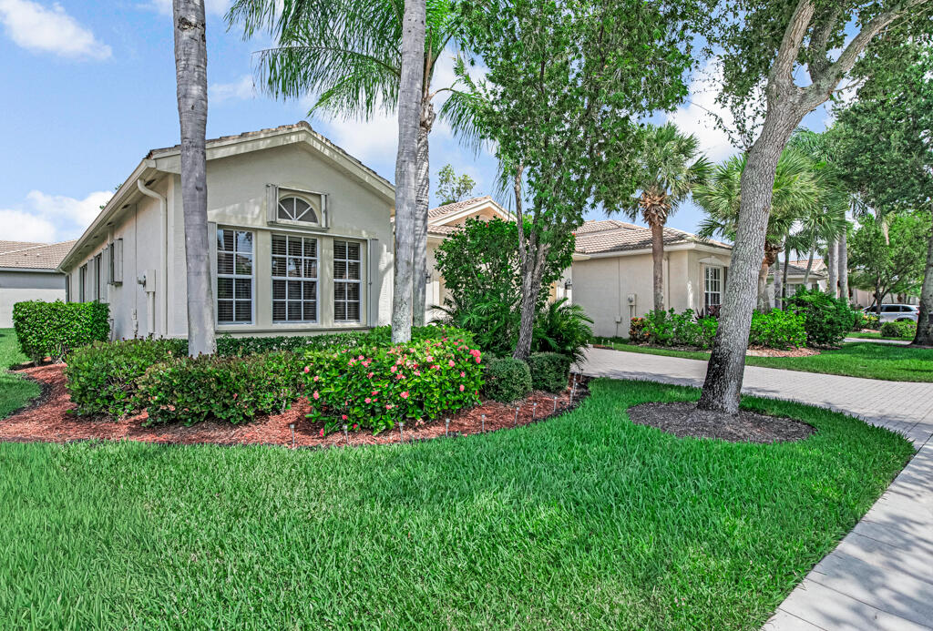VALENCIA SHORES - Residential