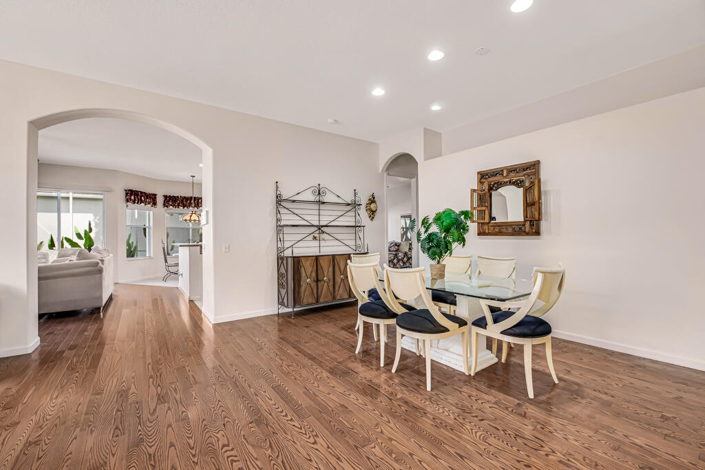 VALENCIA SHORES - Residential