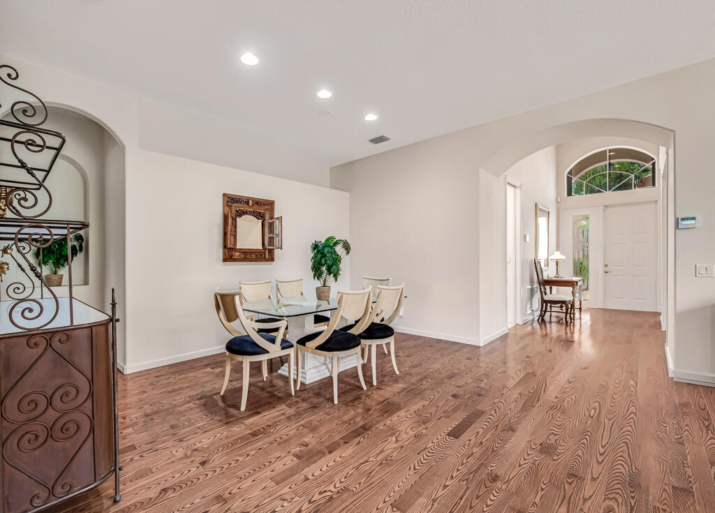 VALENCIA SHORES - Residential