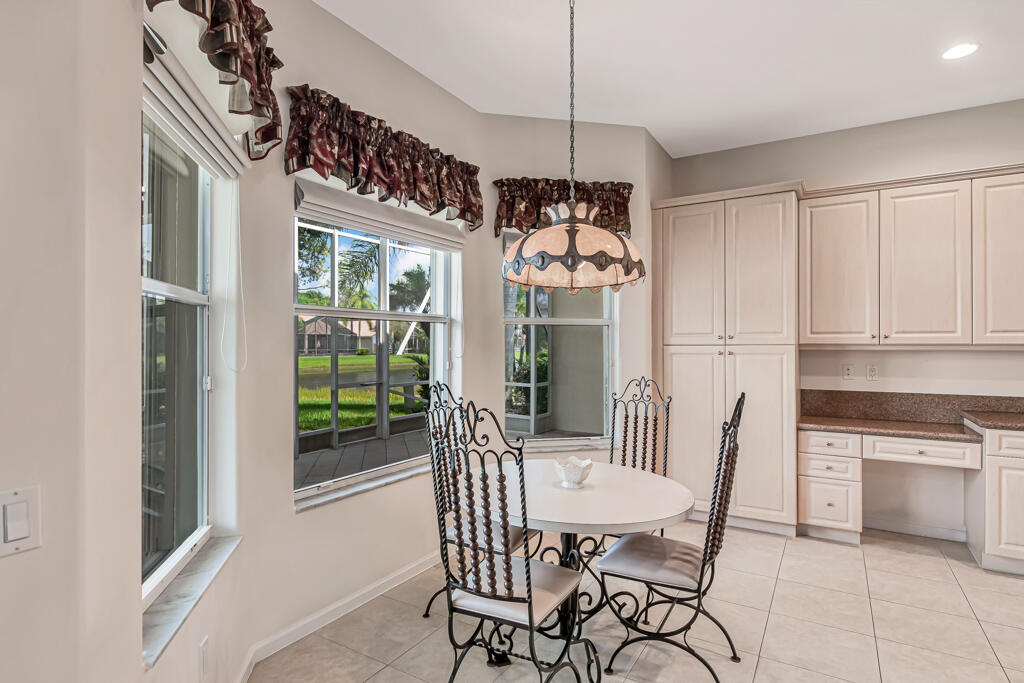 VALENCIA SHORES - Residential