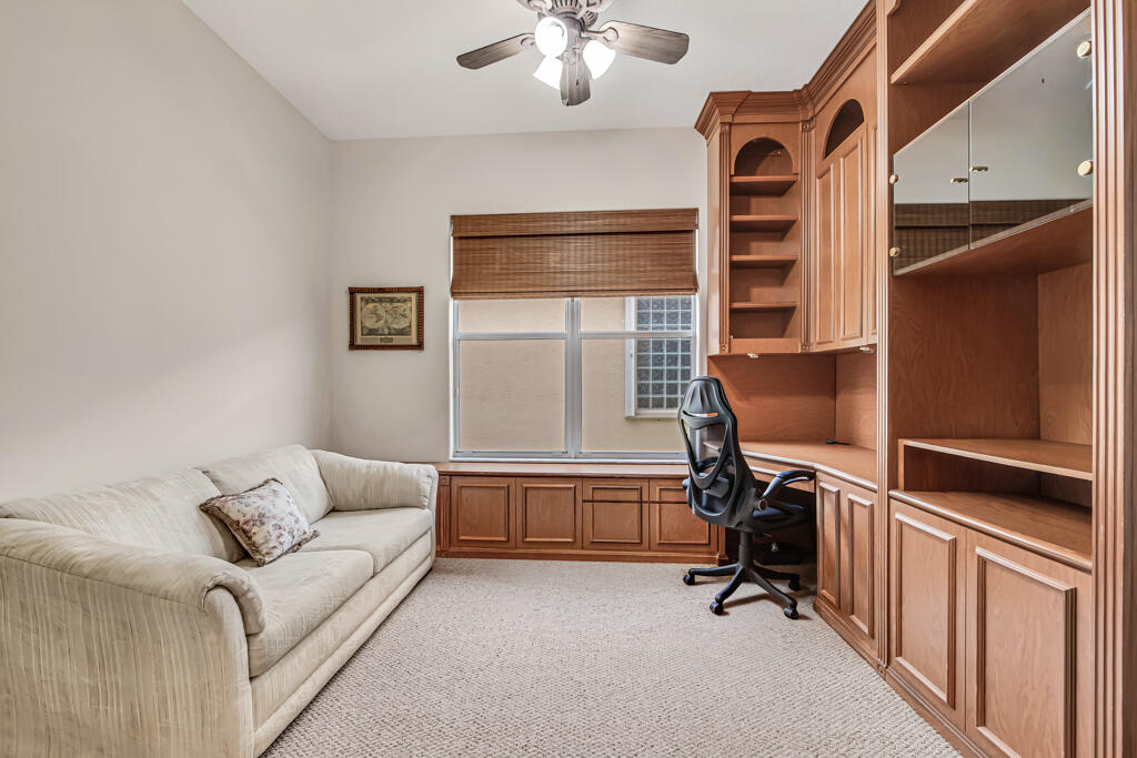 VALENCIA SHORES - Residential