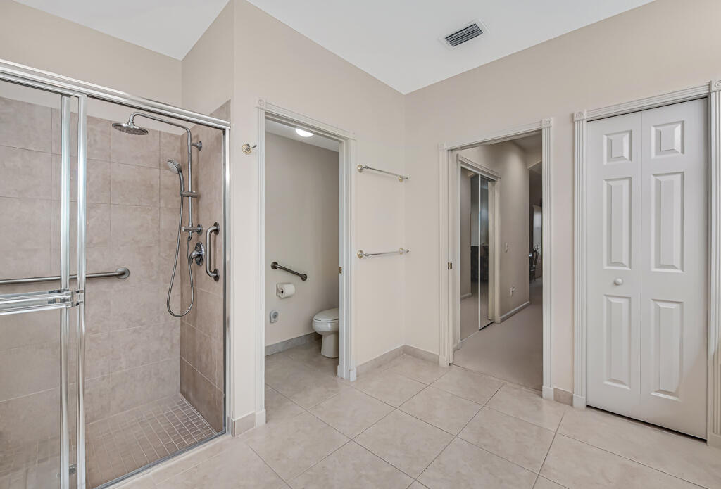 VALENCIA SHORES - Residential