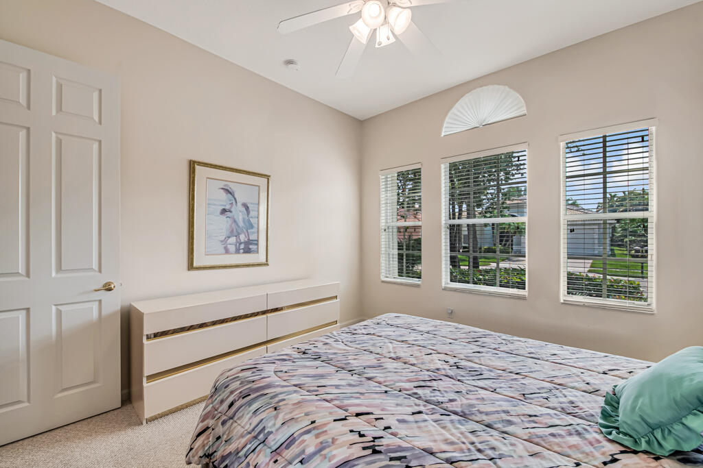 VALENCIA SHORES - Residential