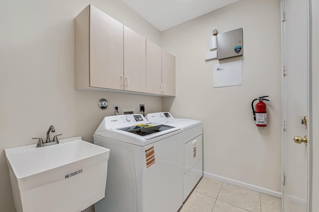 VALENCIA SHORES - Residential