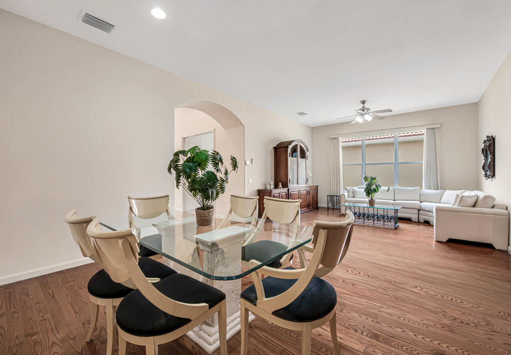VALENCIA SHORES - Residential