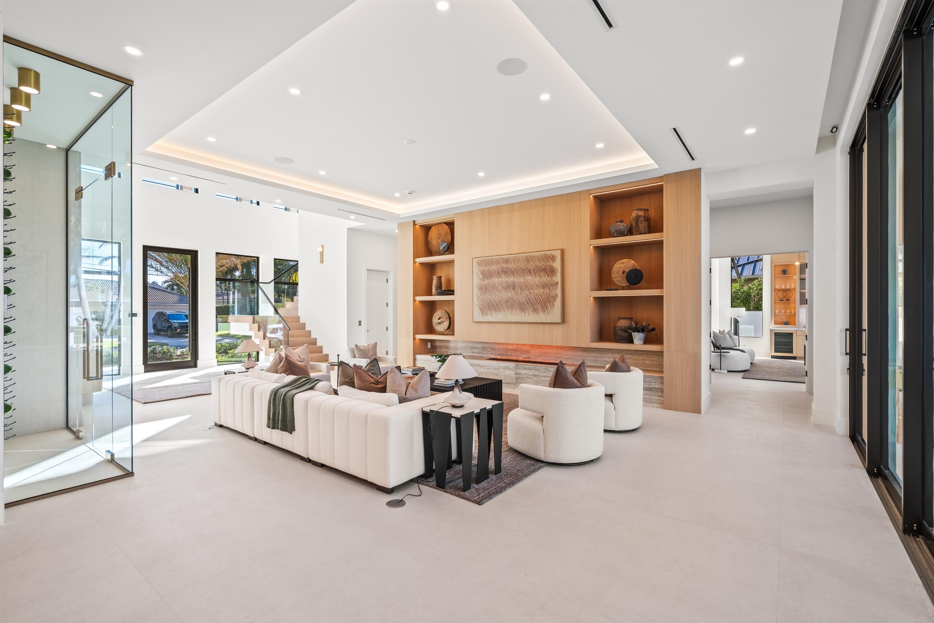 TROPIC ISLE - Residential