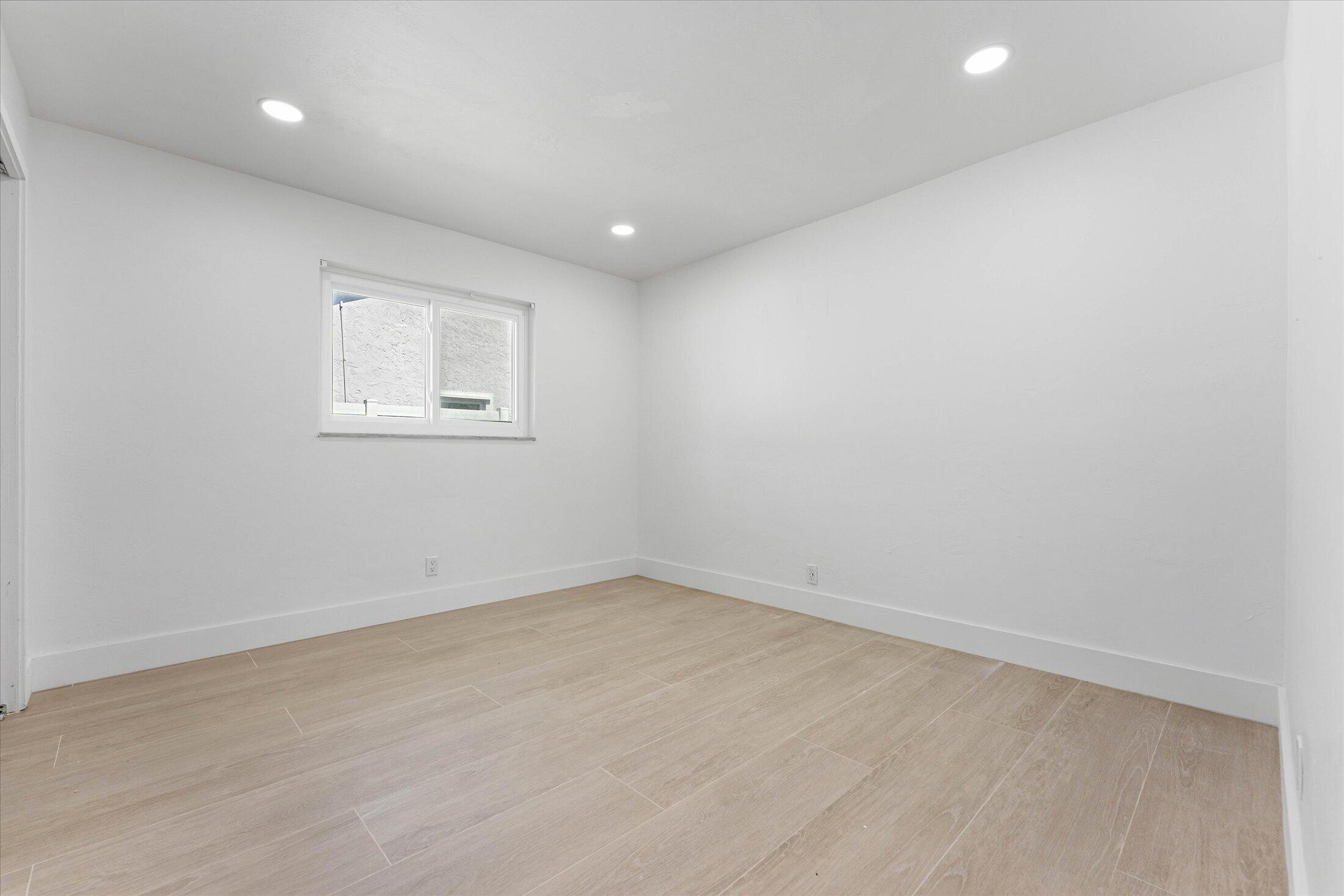 COUNTRY CLUB VILLAGE SEC C - Residential Lease