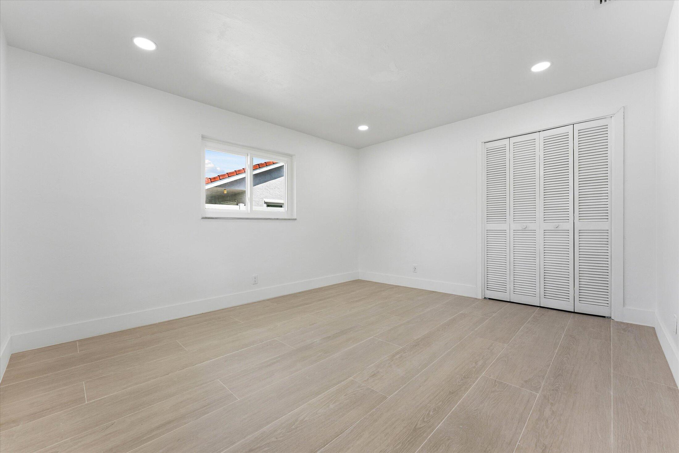 COUNTRY CLUB VILLAGE SEC C - Residential Lease
